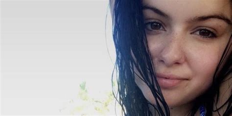 Ariel Winter twerks in bikini during Mexican holiday with Levi。